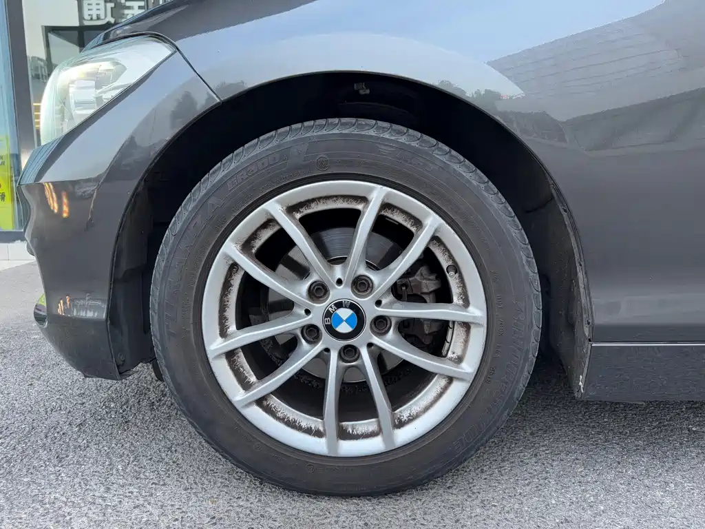 BMW 1 Series 2019 — фото 11