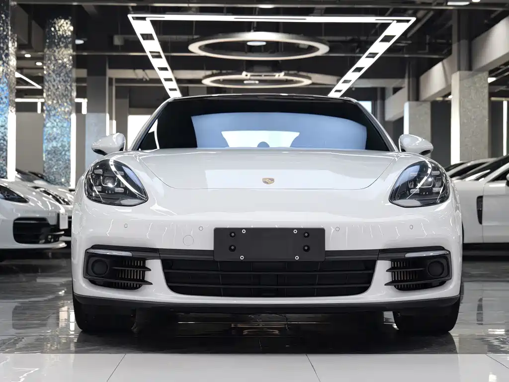 Porsche Panamera Hybrid 2020 — фото 2