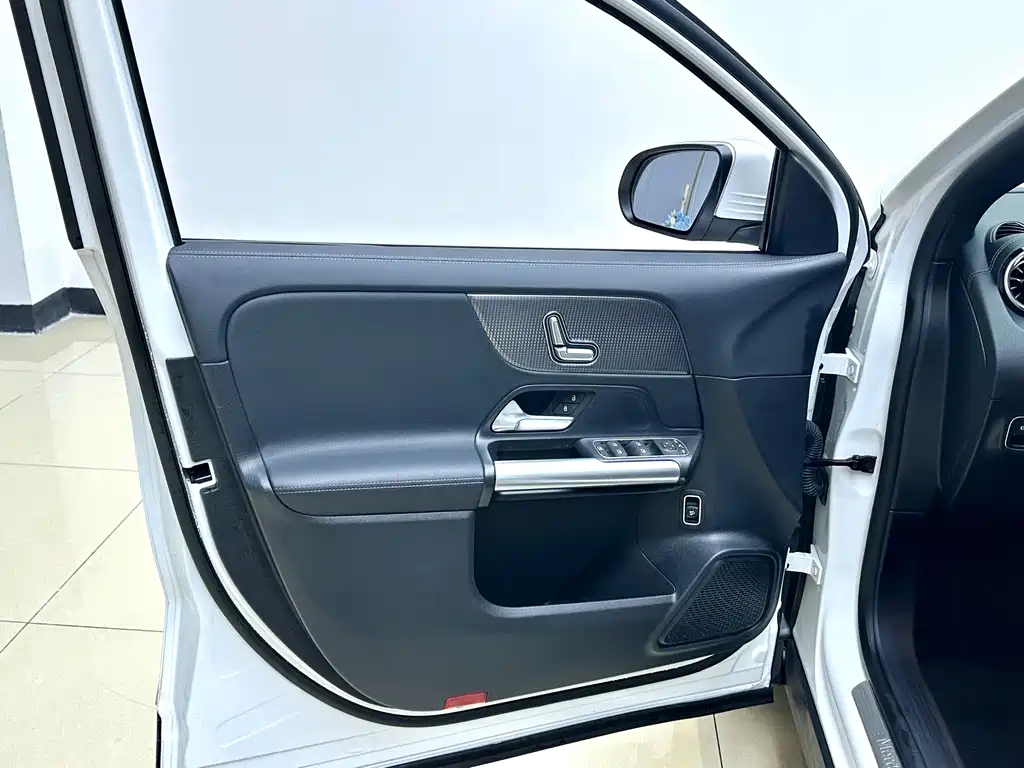 Mercedes-Benz GLA 2023 — фото 17