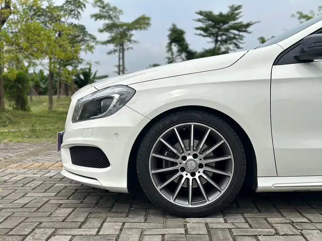 Mercedes-Benz A-Class 2015 — фото 9
