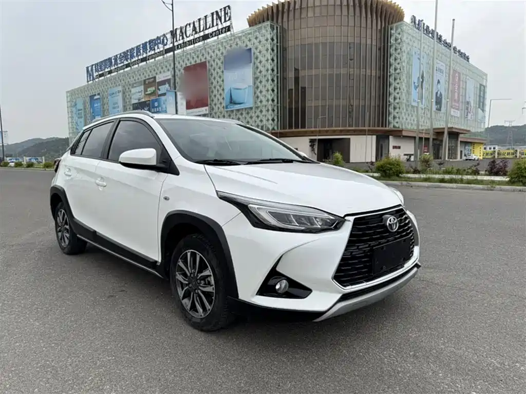 Toyota Yaris L 2021 — фото 4