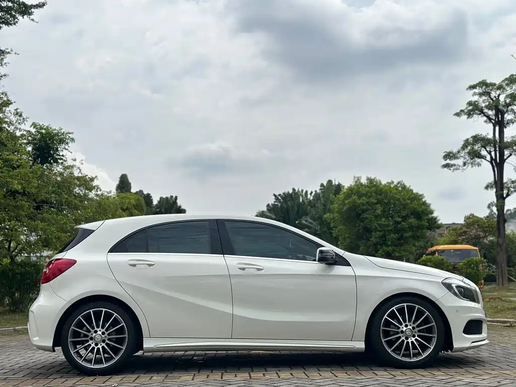 Mercedes-Benz A-Class 2015