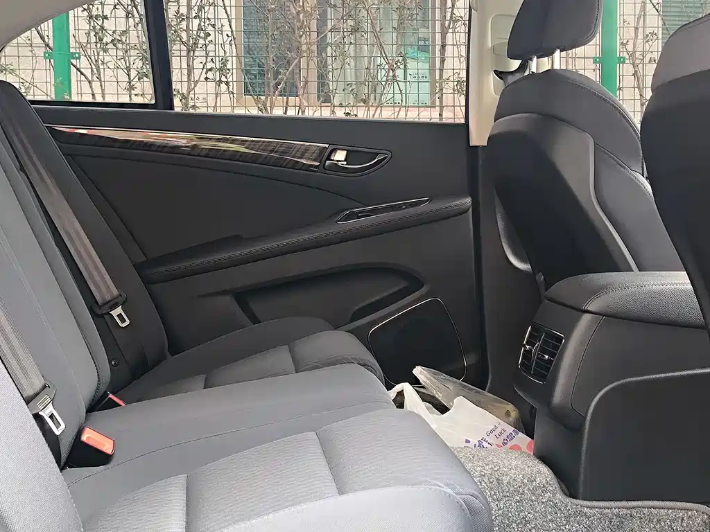 Hongqi H7 2021 — фото 11