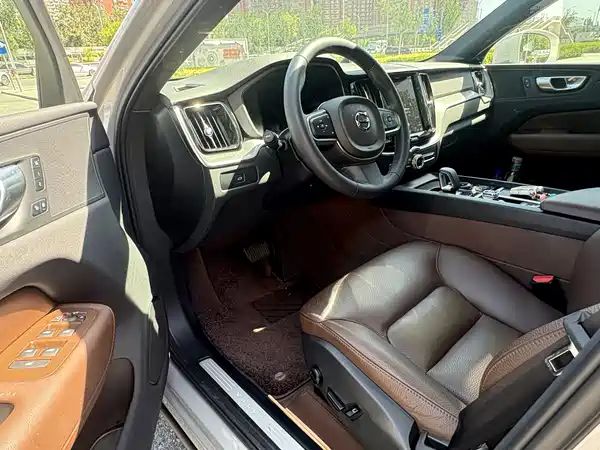Volvo XC60 2024