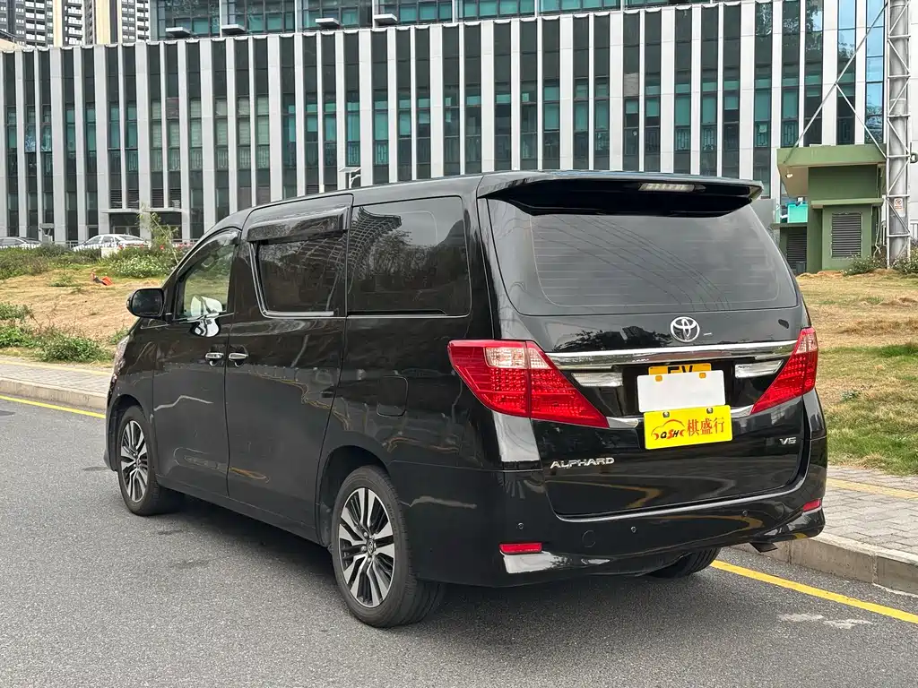 Toyota Alphard 2015 — фото 23