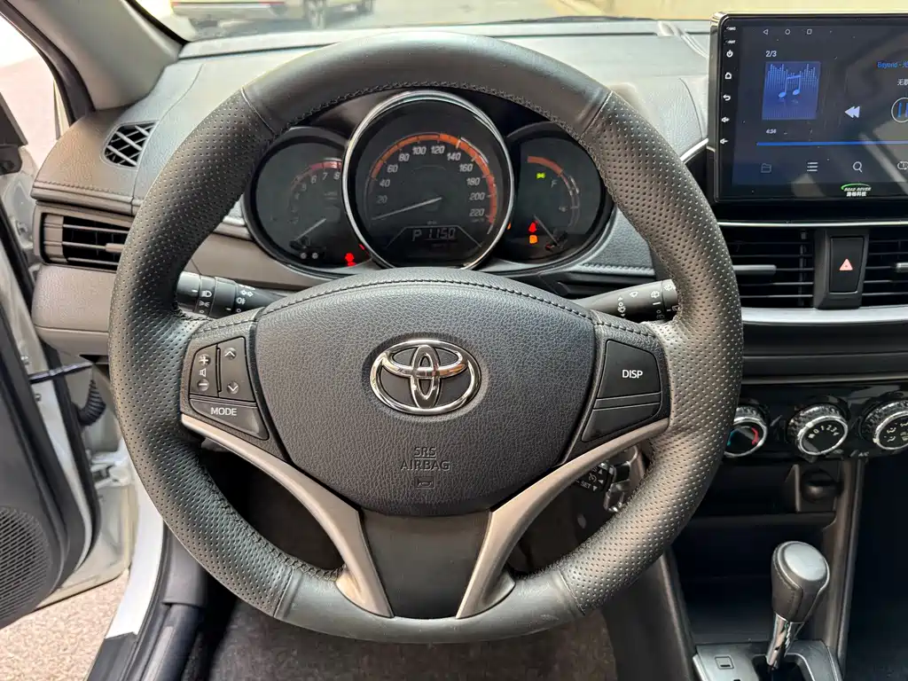 Toyota Yaris L 2023 — фото 9