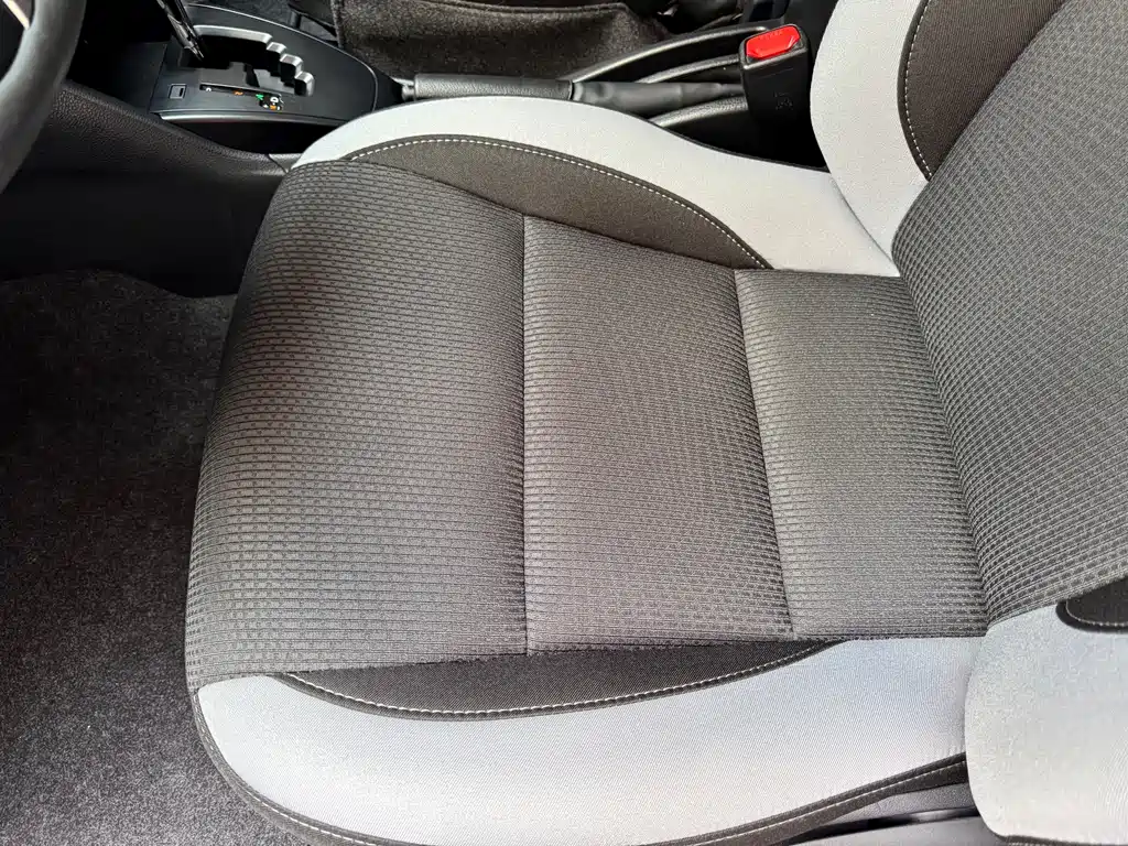 Toyota Yaris L 2023 — фото 13