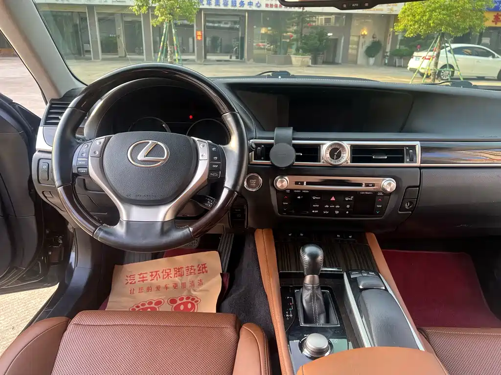 Lexus GS 2015 — фото 16