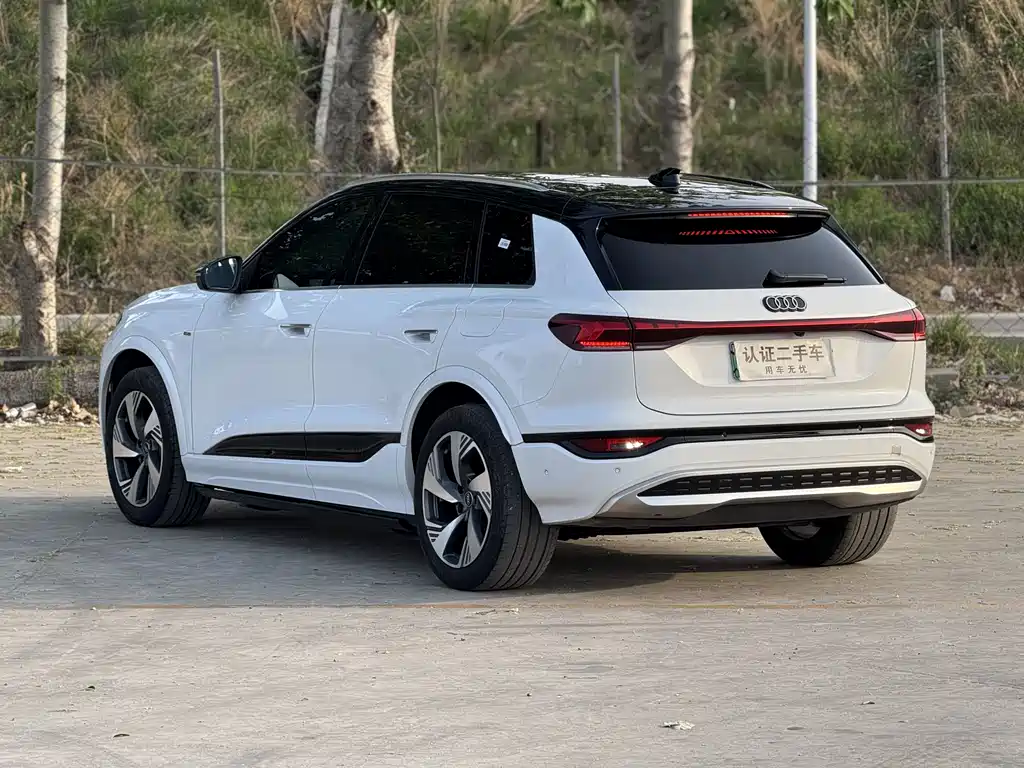 Audi Q6L e-tron 2025 — фото 5