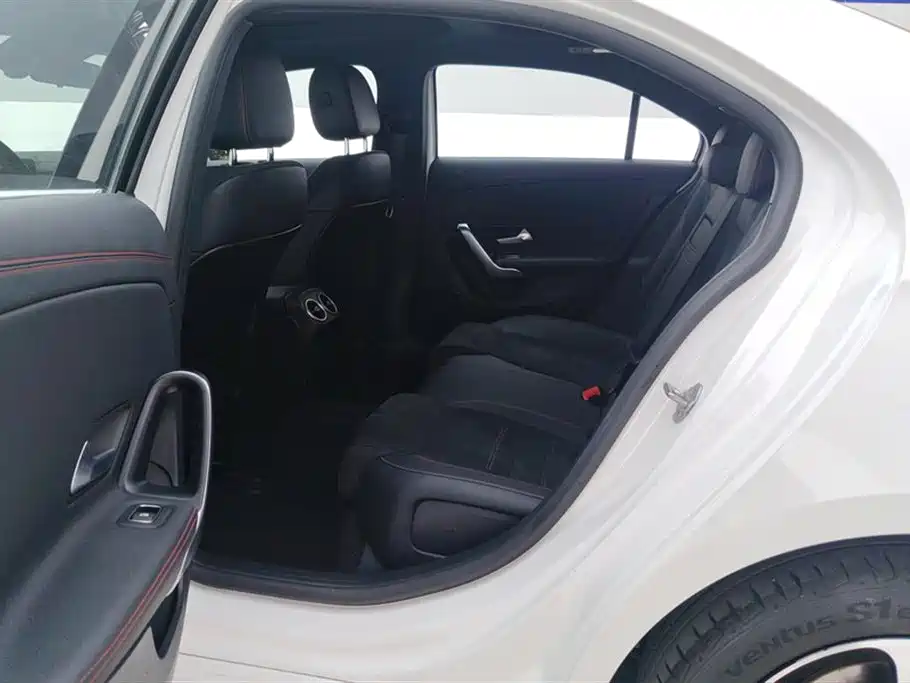 Mercedes-Benz A-Class 2023 — фото 11