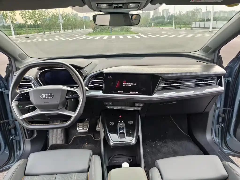 Audi Q4 E-Tron 2025 — фото 11