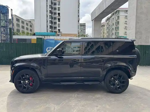 Land Rover Defender 2022