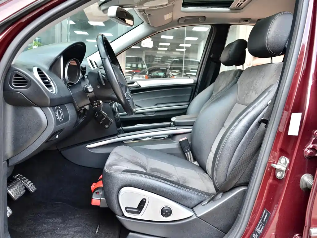 Mercedes-Benz M-Class 2010 — фото 10