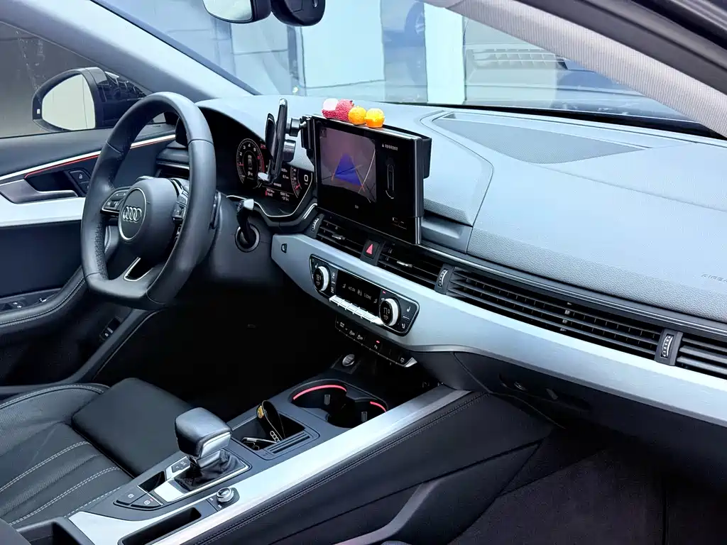Audi A4L 2023