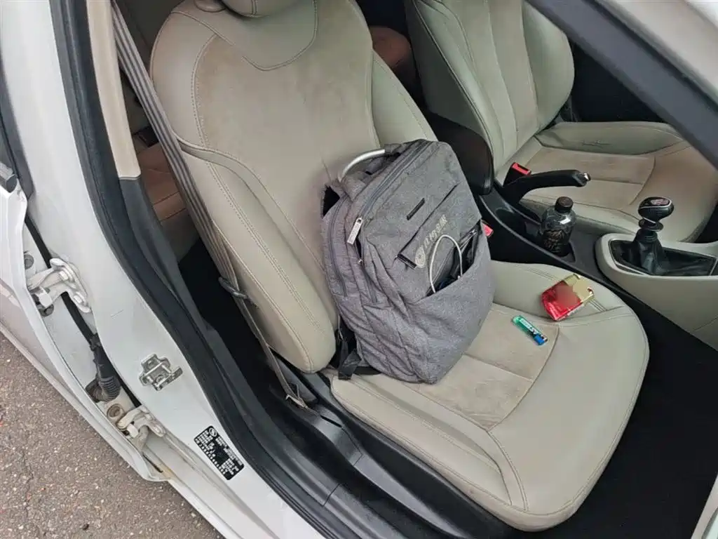 Buick Excelle 2015 — фото 25