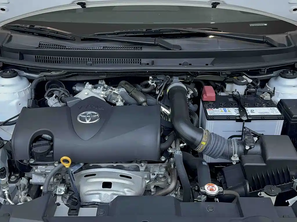Toyota Yaris L 2023 — фото 10