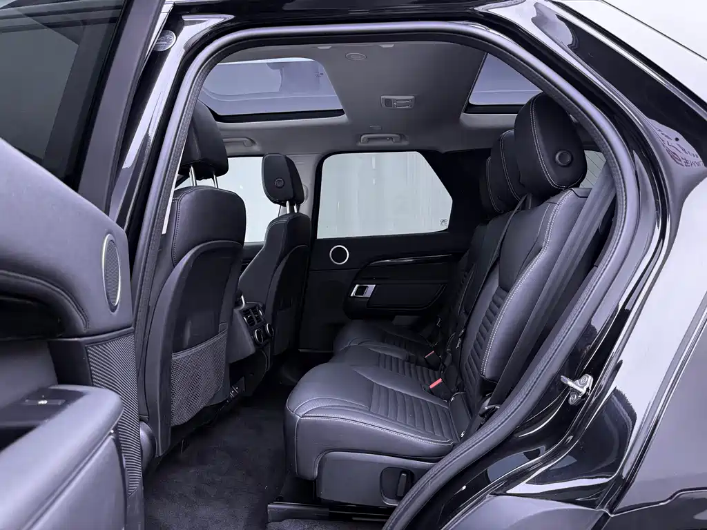 Land Rover Discovery 2024 — фото 18