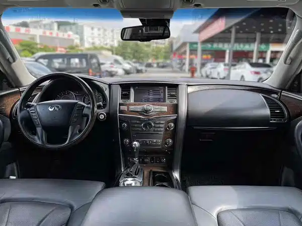 Infiniti QX80 2014