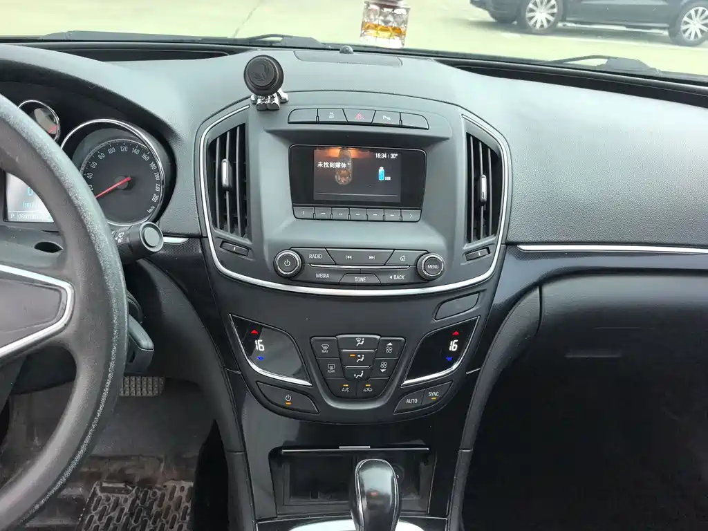 Buick Regal 2015 — фото 15