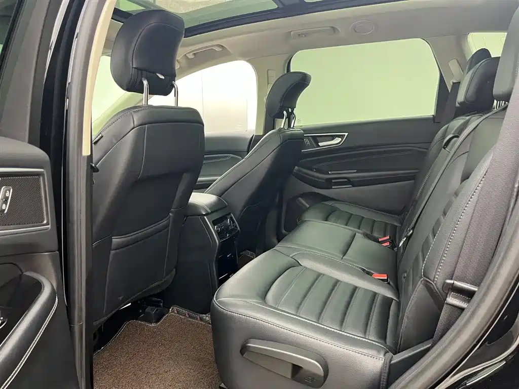 Ford Edge 2019 — фото 10