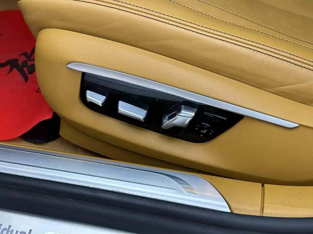 BMW 7 Series 2017 — фото 25