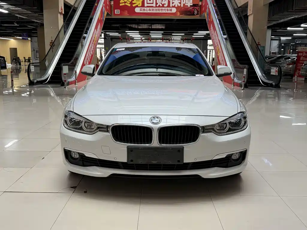 BMW 3 Series 2017 — фото 11