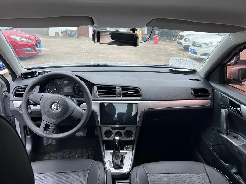 Volkswagen Lavida 2013