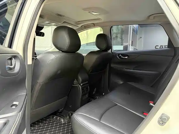 Nissan Tiida 2023
