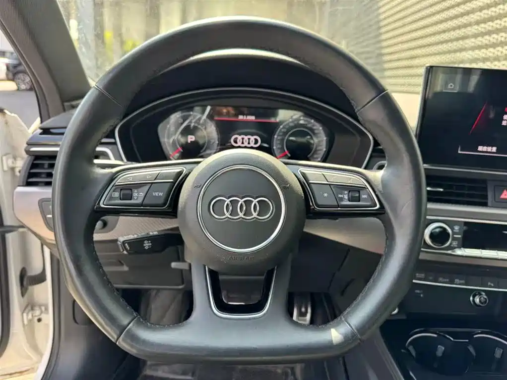 Audi A4L 2023 — фото 11