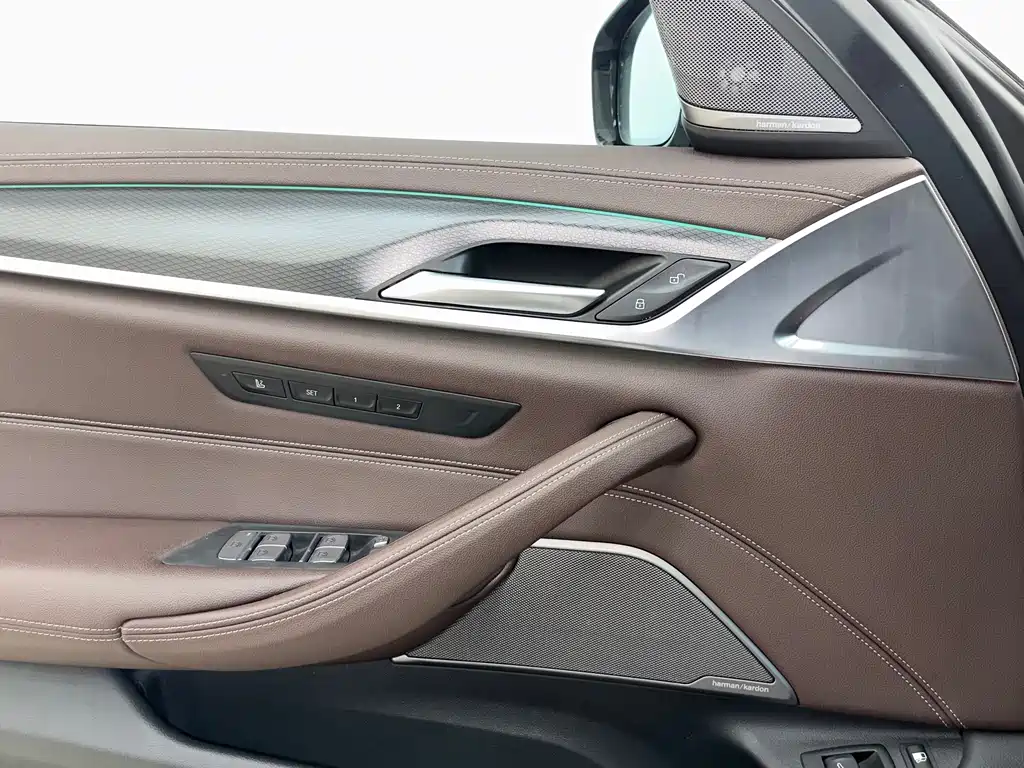 BMW 5 Series New Energy 2022 — фото 22