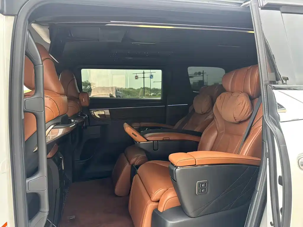 Toyota Alphard 2025 — фото 3
