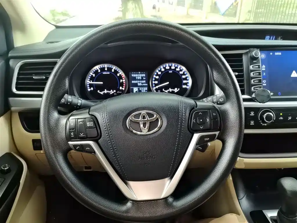 Toyota Highlander 2021 — фото 11