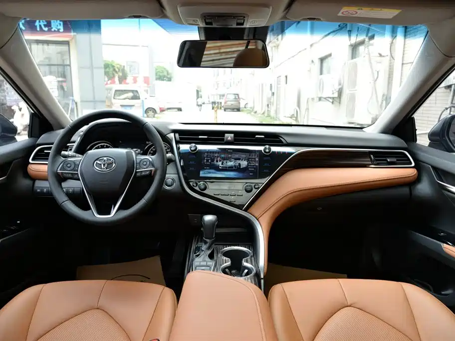 Toyota Camry 2021 — фото 14
