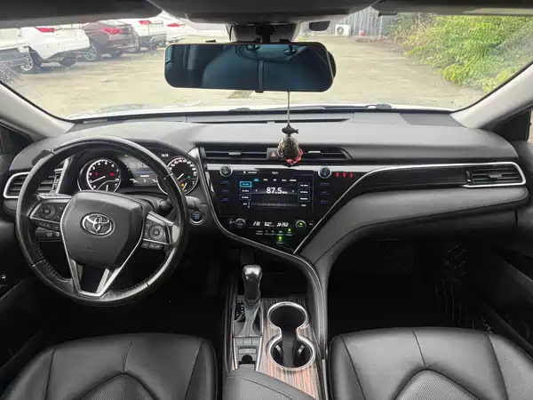 Toyota Camry 2019
