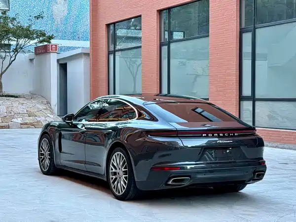 Porsche Panamera 2024