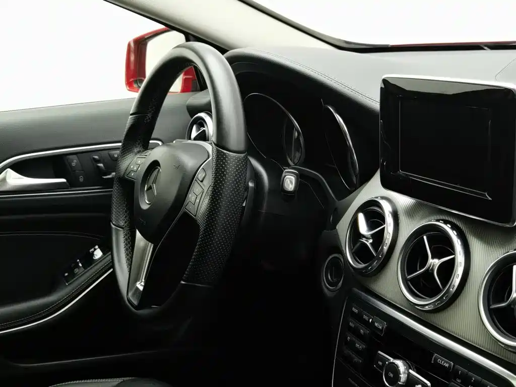 Mercedes-Benz GLA 2015 — фото 22