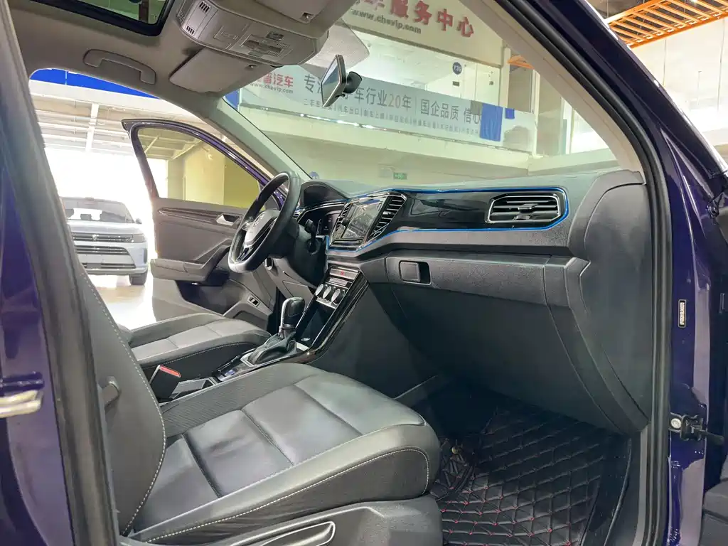 Volkswagen T-Roc 2020 — фото 11