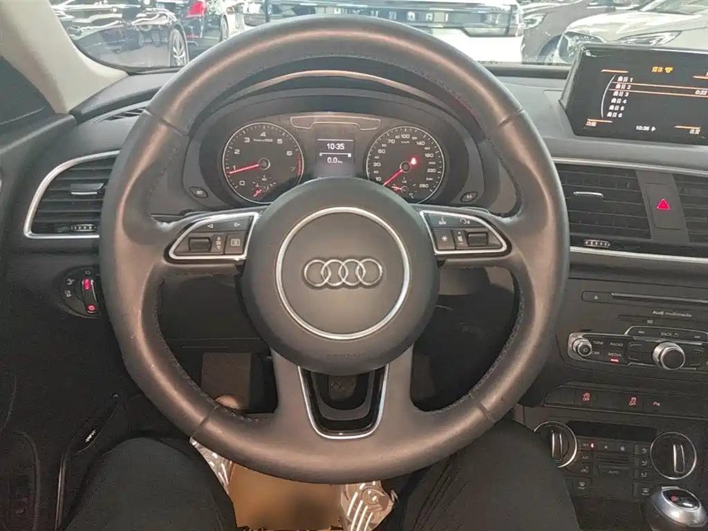 Audi Q3 2018 — фото 11