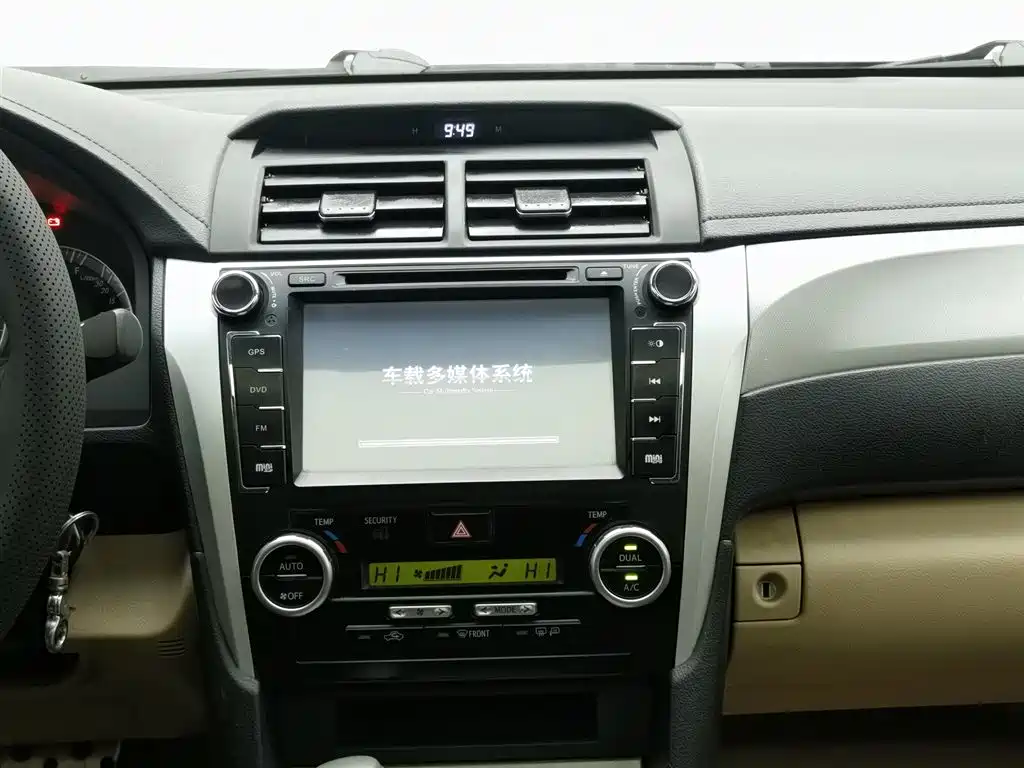 Toyota Camry 2012 — фото 12