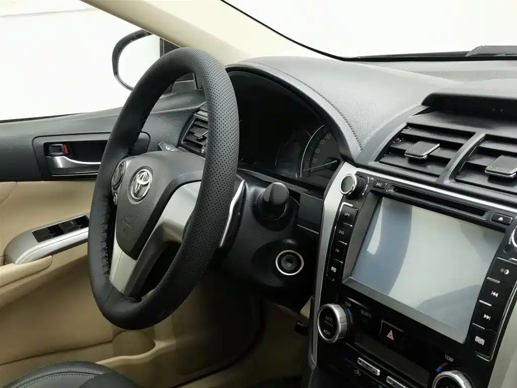 Toyota Camry 2012 — фото 22