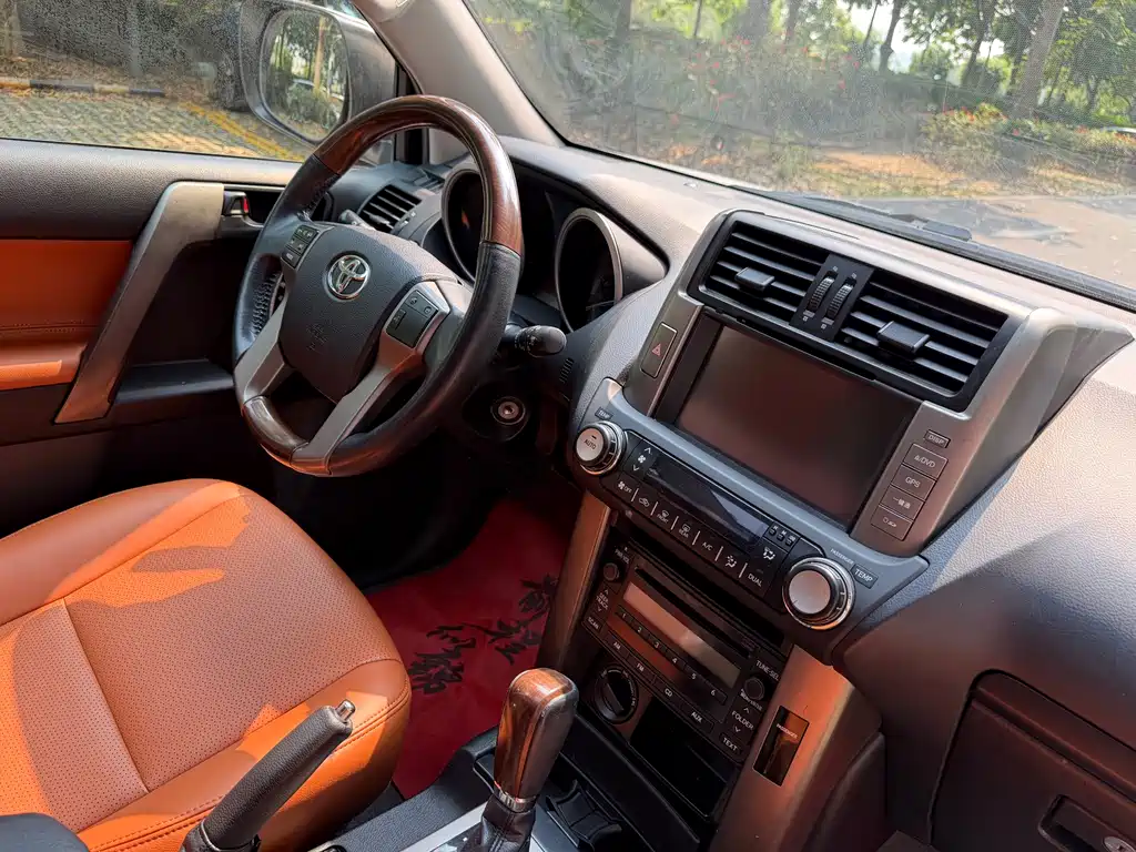 Toyota Prado 2015 — фото 22