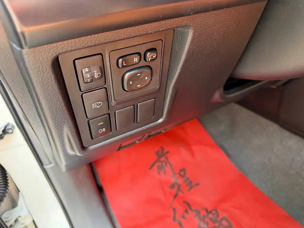 Toyota Prado 2015 — фото 23