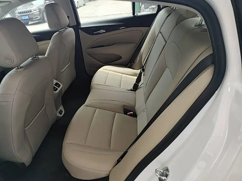 Buick Regal 2020 — фото 13