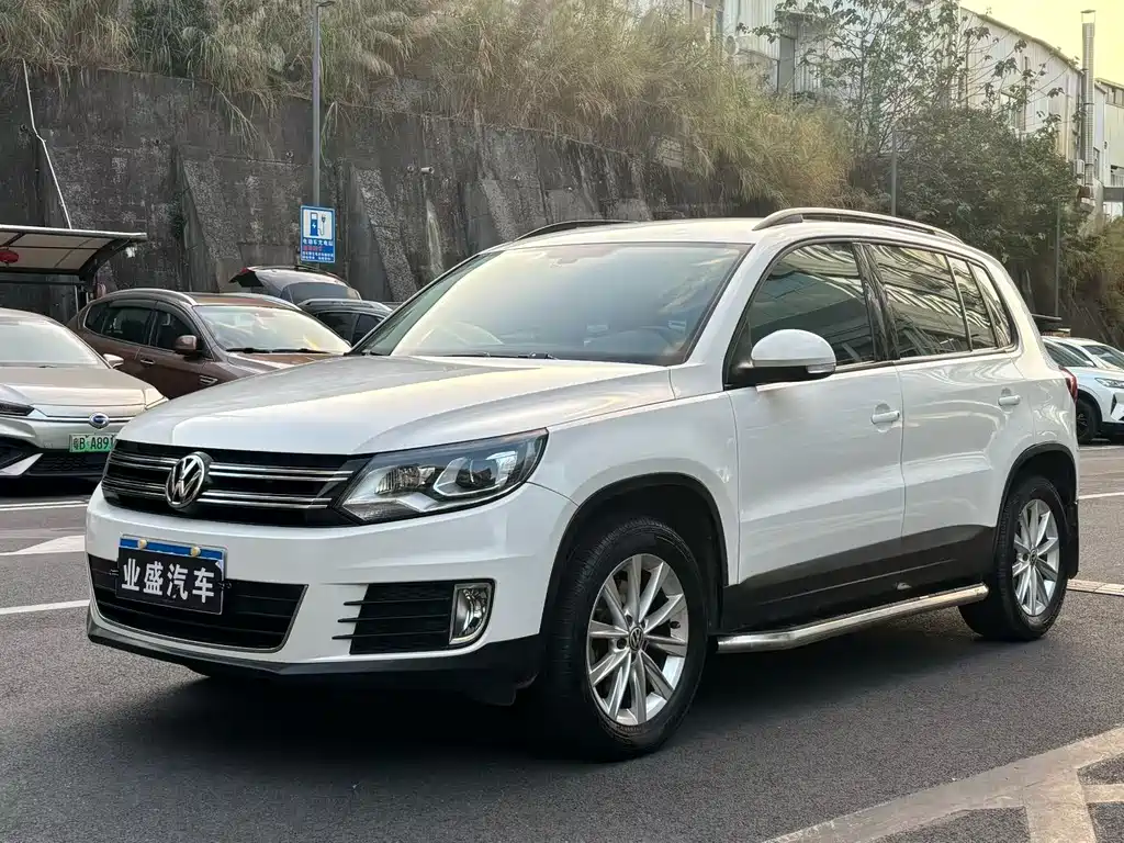 Volkswagen Tiguan 2016 — фото 1