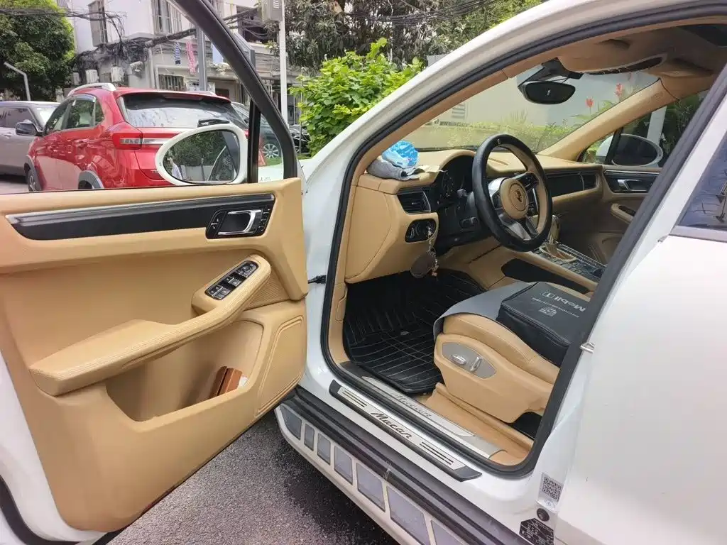 Porsche Macan 2015 — фото 14