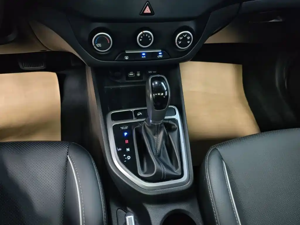 Hyundai ix25 2017 — фото 14