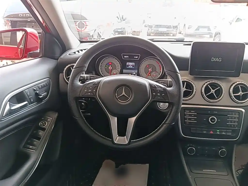 Mercedes-Benz GLA 2016 — фото 11