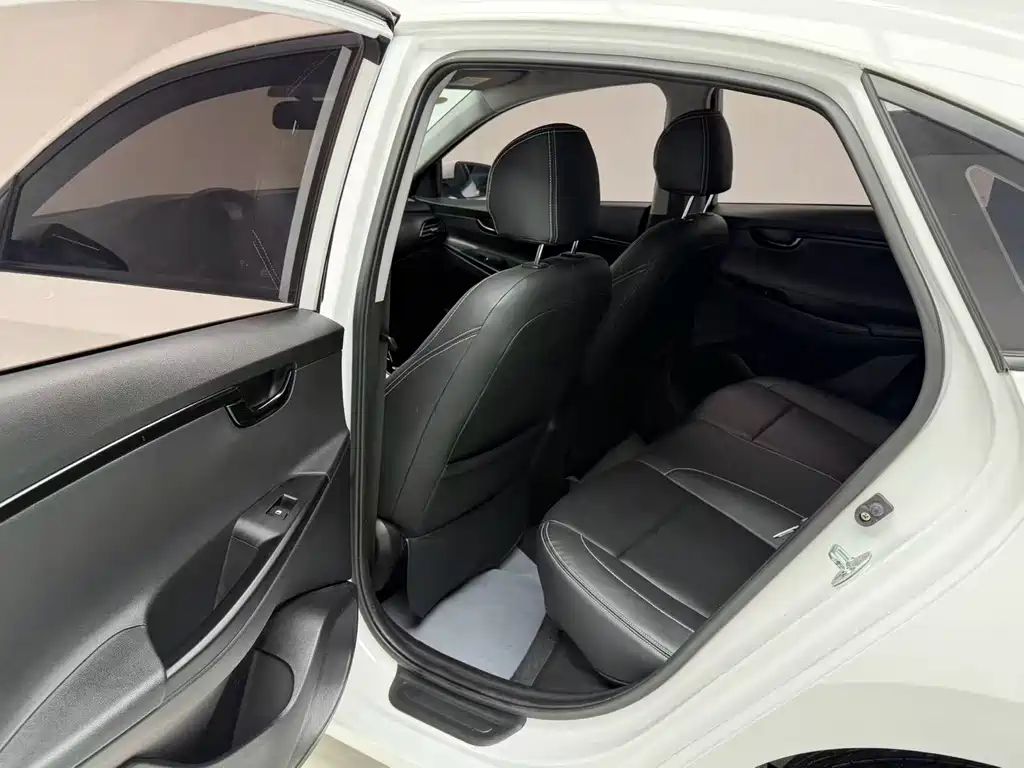 Hyundai Elantra 2020 — фото 13