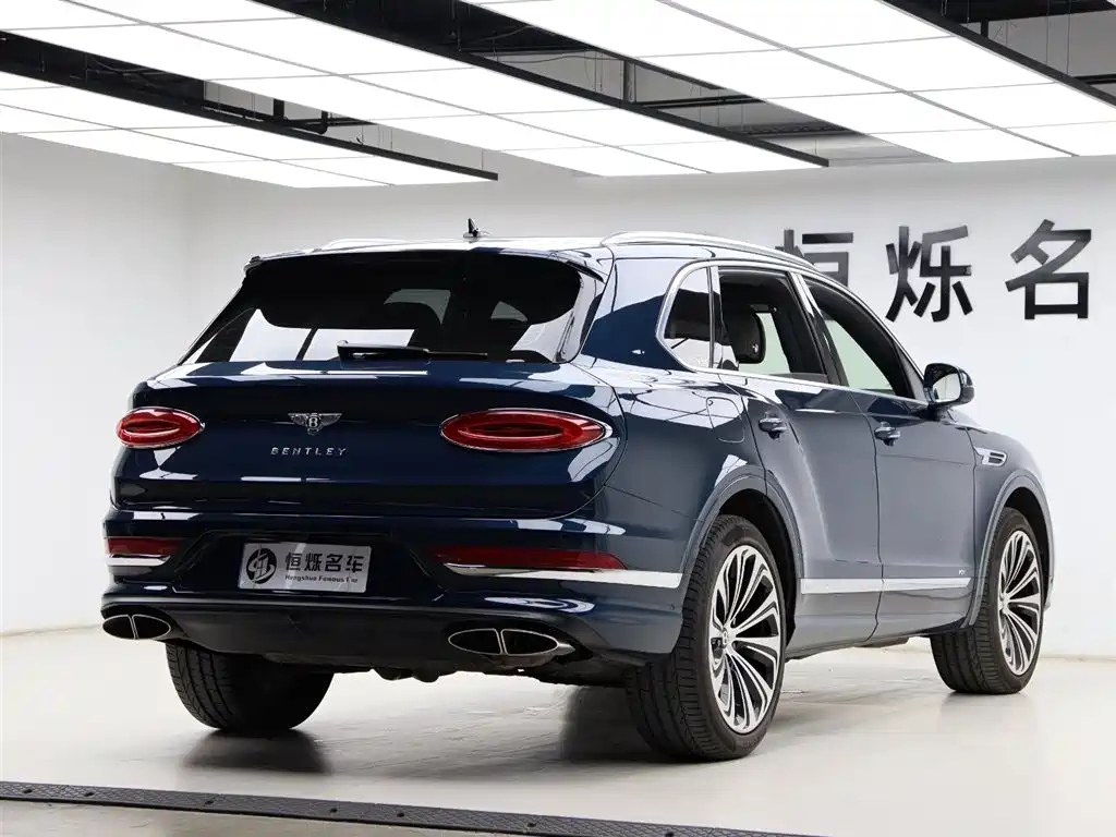 Bentley Bentayga 2022 — фото 31