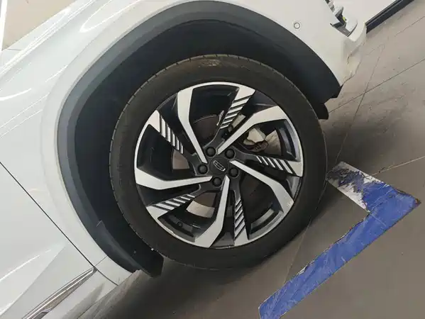 Geely Xingyue L 2021